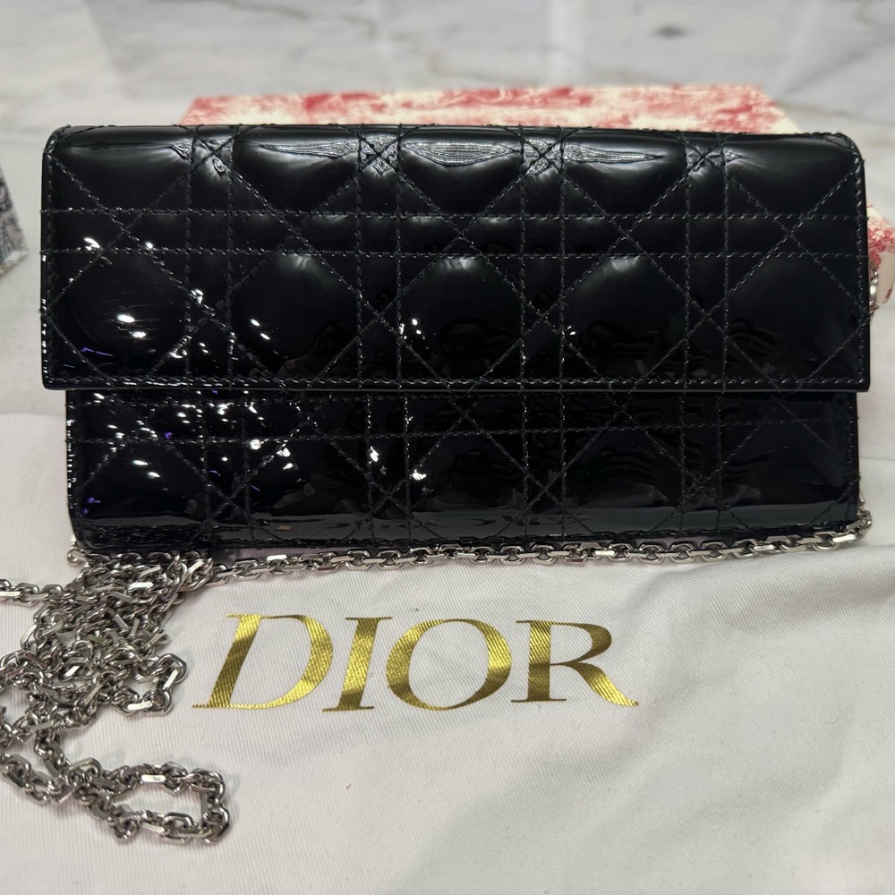 Christian Dior wallet on chain